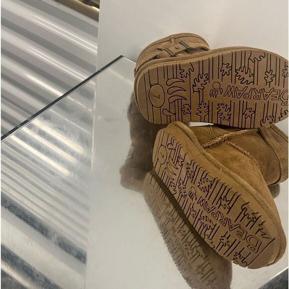 NWOT Kids BearPaw Suede Boots - Picture 3 of 3